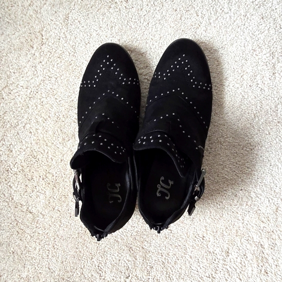 Studded Ankle Bootie. Black. Size 8.5 - Picture 7 of 7